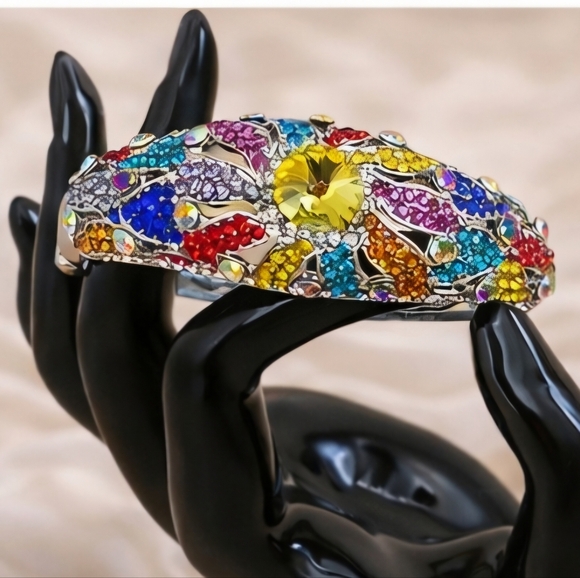 Exquisite Multicolor Rhinestone Bangle Bracelet - Picture 1 of 8